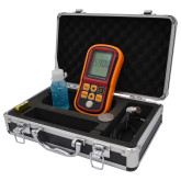 Mesureur d'épaisseur par ultrasons avec coque de protection