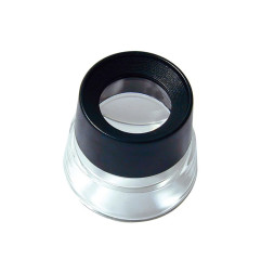 Loupe sur socle